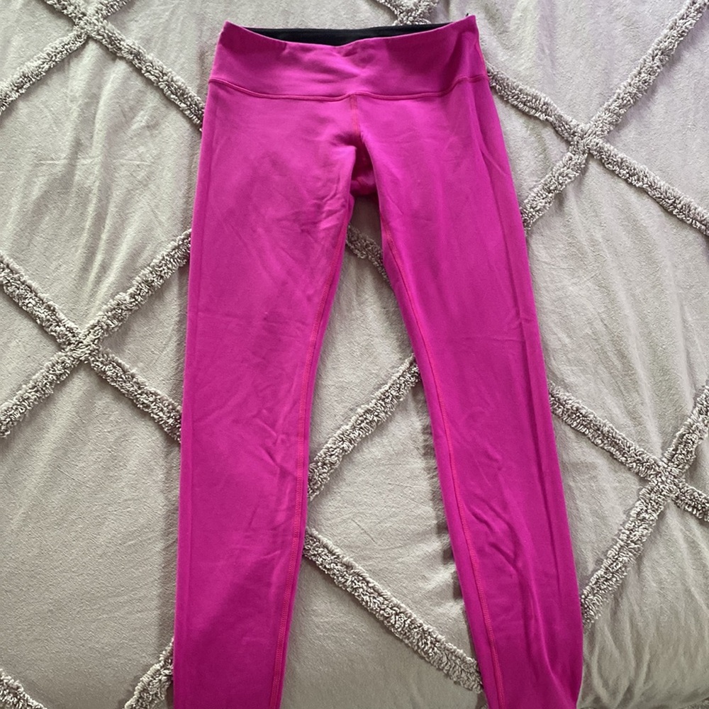 Lululemon Reversible Black and Pink Leggings